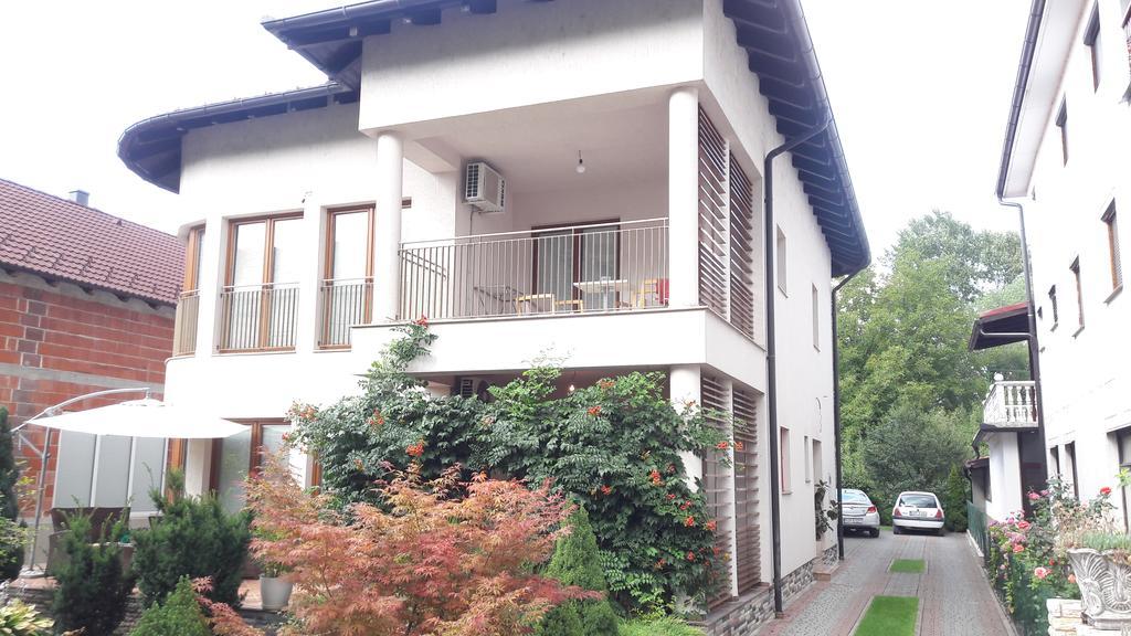 Farah Superior Apartments Bihać Exteriör bild